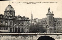 CPA Paris le Tribunal de Commerce a gauche et la Conciergerie a droite 