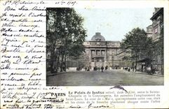 CPA Paris Le Palais de Justice actuel dans la Cite entre la Sainte Chapelle et la Conciergerie 