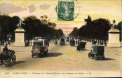 CPA Paris L'Avenue des Champs Elysees et les Chevaux de Marly 