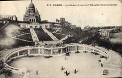 CPA Paris Le Sacre Coeurs et l'Escalier Monumental 
