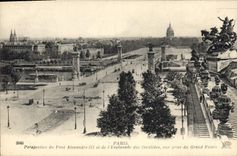 CPA Paris Perspective du Pont Alexandre II et de l'Esplanade des Invalides vie prise du Grand Palais