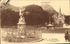CPA Lourdes Statue de Saint Michel et les Allees 