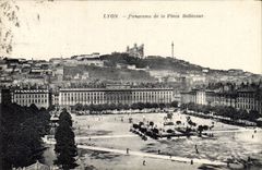 CPA Lyon Panorama de la Place Bellecour 