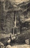 CPA Les Pyrenees Gavarnie La Grande Cascade vue des Echelles du Saradet Berger Moutons