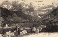 CPA Gavarnie Vue generale du Village et du Cirque 