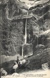 CPA Les Pyrenees Gavarnie La Grande Cascade vue des Echelles du Saradet Berger Moutons