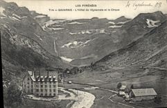 CPA Les Pyrenees Gavarnie L'Hotel du Vignemale et le Cirque 