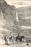 CPA Les Pyrenees Gavarnie Touristes sur le Chemin de la Cascade 