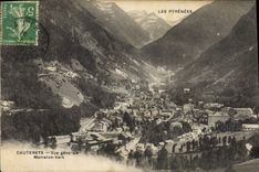 CPA Les Pyrenees Cauterets Vue generale Mamelon Vert 