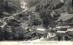 CPA Cauterets Source de Mauhourat et Cascade de Lutour 