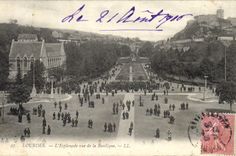 CPA Lourdes L'Esplanade vue de la Basilique 