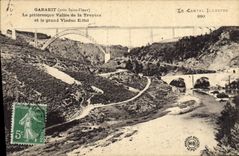 CPA Garabit pres Saint Flour La Pittoresque Vallee de la Truyere et le grand Viaduc Eiffel 