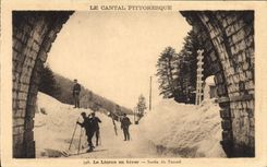 CPA Le Cantal Pittoresque Le Lioran en Hiver Sortie du Tunnel 