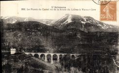 CPA L'Auvergne Le Plomb du Cantal vu de la Route du Lioran a Vic sur Cere 