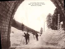 CPA Le Cantal Pittoresque Le Lioran en Hiver Sortie du Tunnel 