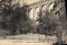 CPA Roquefavour L'Aqueduc et la Riviere de l'Arc Peche Pecheur
