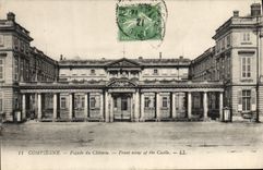 CPA Compiegne Facade du Chateau 