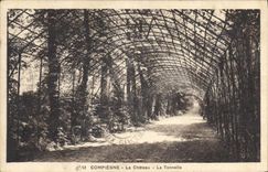 CPA Compiegne Le Chateau La Tonnelle 