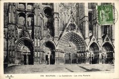 CPA Bourges La Cathedrale Les Cinq Portails 