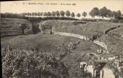 CPA Senlis Oise Les Arenes 