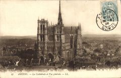 CPA Amiens La Cathedrale et Vue generale 