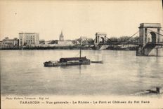 CPA Tarascon vue generale le Rhone le Pont et Chateau du Roi Rene Bateau