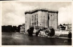 CPA Tarascon B du R chateau du Roy Rene XV siecle 