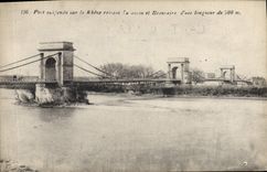 CPA Le Pont supendu sur le Rhone reliant Tarascon a Beaucaire 