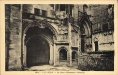 CPA Tarascon la Cour d'Honneur details 