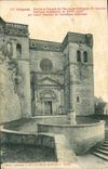 CPA Grignan Parvis et facade de l'Ancienne Collegiale St Sauveur portique reconstruit au XVII siecle