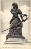 CPA Beauvais la statue de Jeanne Hachette 