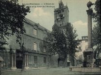 CPA Aix en Provence L'Hotel de Ville et la Tour de l'Horloge 