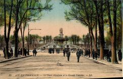 CPA Aix en Provence Le Cour Mirabeau et la Grande Fontaine 