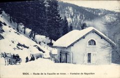 CPA Route de la Faucille en hiver Fontaine de Napoleon Traineau Cheval