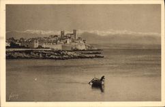 CPA La Douce France Cote d'Azur Antibes Alpes Maritimes Les Remparts et la Chaine des Alpes 