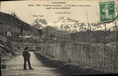 CPA l'Auvergne Cantal Vallee de Mandailles Le Puy Mary vu de la Route avant l'arruvee a Benech 