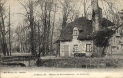 CPA Versailles Hameau de Marie Antoinette Le Presbytere 