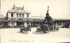 CPA Vinchy La Place de la Gare 
