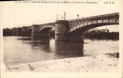 CPA Le Pont Viaduc du Chemin de fer sur le Rhone de Terrase on a Beaucaire 
