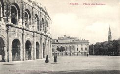 CPA Nimes Place des Arenes 