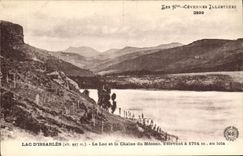 CPA Lac d'Issarles Le Lac et la Chaine du Mezeno 