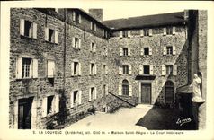 CPA La Louvesc Ardeche Maison Saint Regis La Cour Interieure 