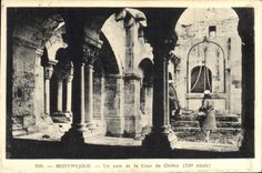 CPA Montmajour un Coin de la Cour du Cloitre XII siecle 