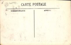 CPA Arles les Arenes les Tours furent transformes en Citadelle au Moyen Age 