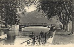 CPA Annecy Le Pont des Amours Bateau