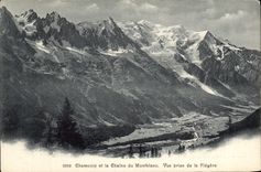 CPA Chamonix et la Chaine du Montblanc Vue prise de la Flegere 