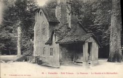 CPA Versailles Petit Trianon Le Hameau Le Moulin et le Rechauffoir 