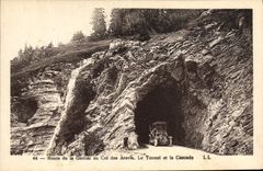 CPA Route de la Giettax au Col des Aravis Le Tunnel et la Cascade 