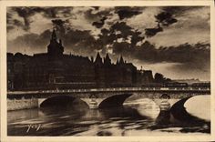 CPA Paris en Flanant La Conciergerie et le Pont au Change 