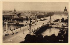 CPA Paris en Flanant Le Pont Alexandre III et l'Esplanade des Invalides 